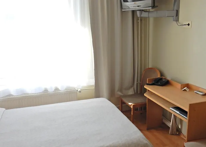 Tatari 53 Отель 2*