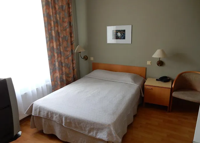 Отель Tatari 53 2*